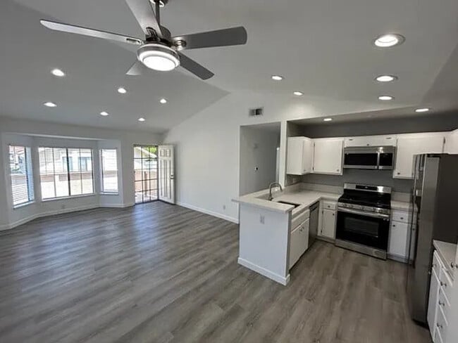Building Photo - 7720 Riverdale Wy Unit N