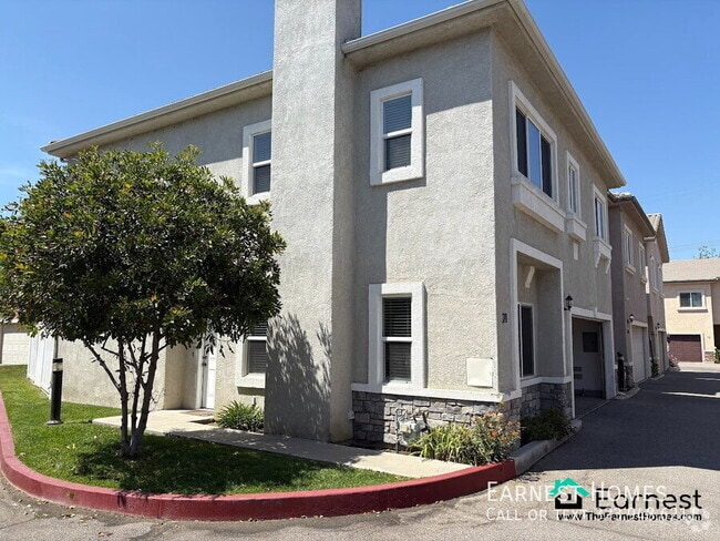 Building Photo - 20300 Vanowen St Rental