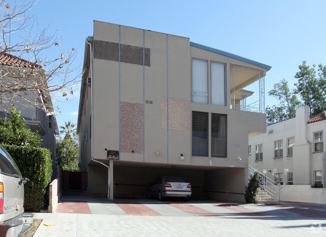 Photo - 724 S Sycamore Ave