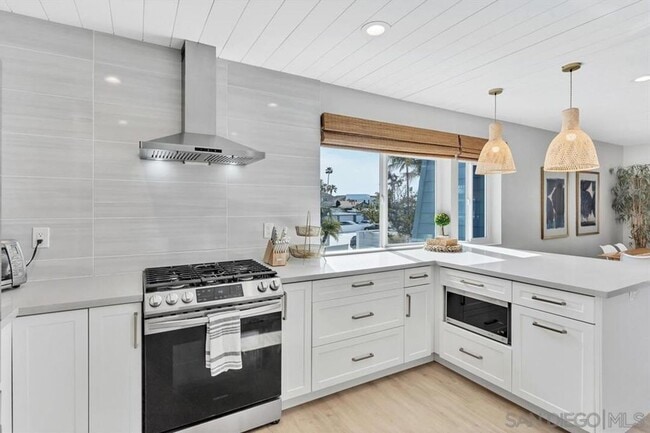 Photo - Stunning Condo on the Bay Unit Rental