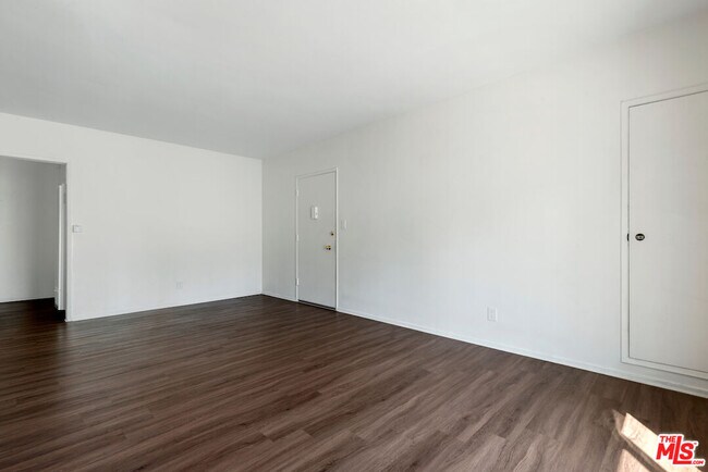 Photo - 550 Croft Ave Unit 8