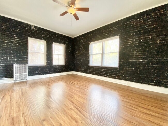 Photo - 800 N Las Palmas Ave Unit 307