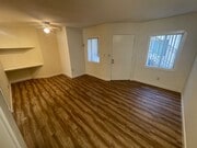 Photo - Charming & Spacious Studio – Steps from th... Apartment Unit 725  1/4