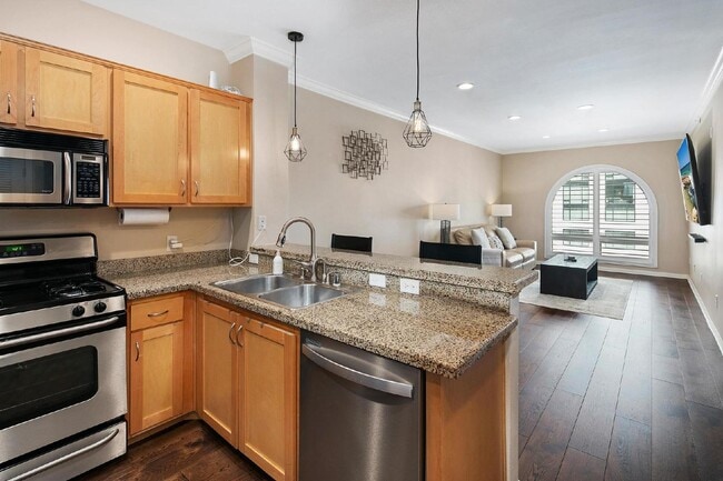 Photo - Beautiful Furnished Top Floor Unit Unit #7051