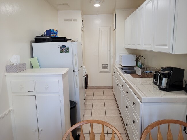 Photo - 479 Landfair Ave