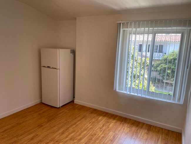 Photo - Westwood Plaza Apartments