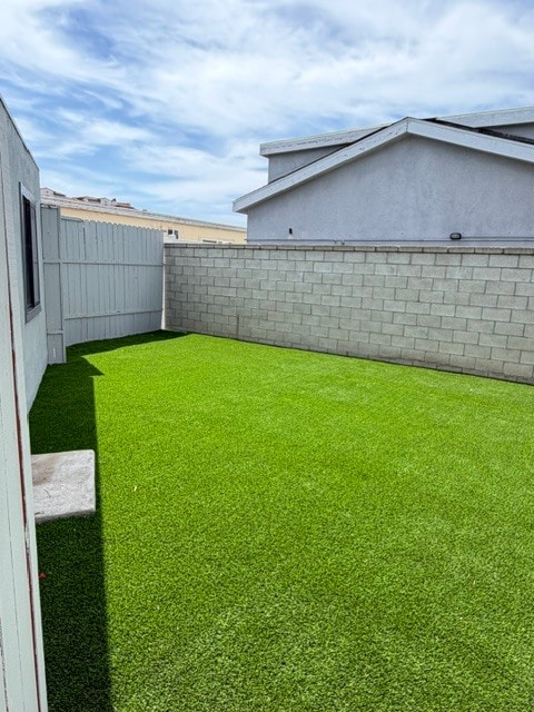 Backyard with new turf - 2014 Nelson Ave Unit C