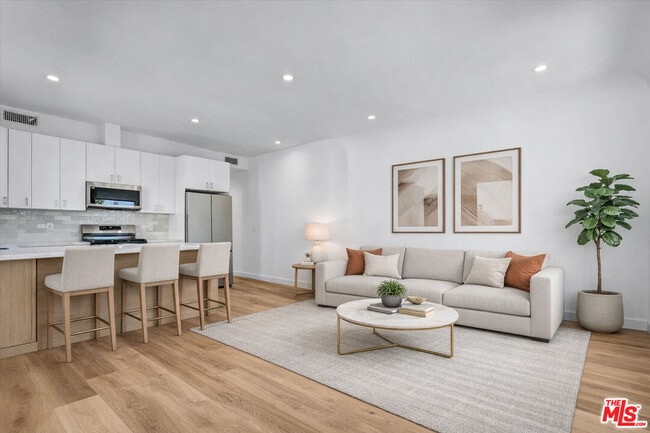 Photo - 616 N Vista St