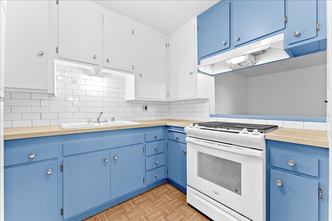 Photo - 4909 Sycamore Terrace Unit 04