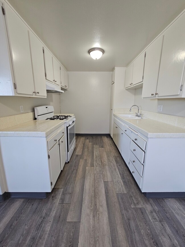 Photo - 1135 W I St Unit 38