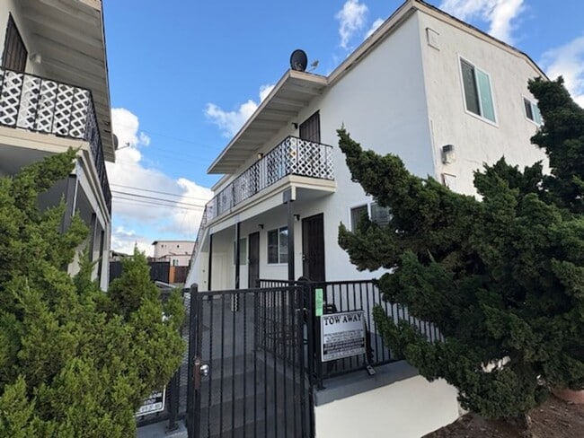 Building Photo - 2545 Fairmount Ave Unit 2545-2551 1/2