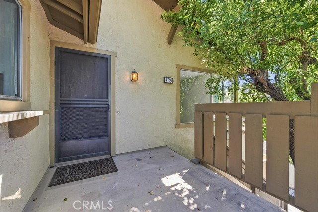 Photo - 128 Clearbrook