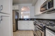 Photo - 852 N Poinsettia Pl House