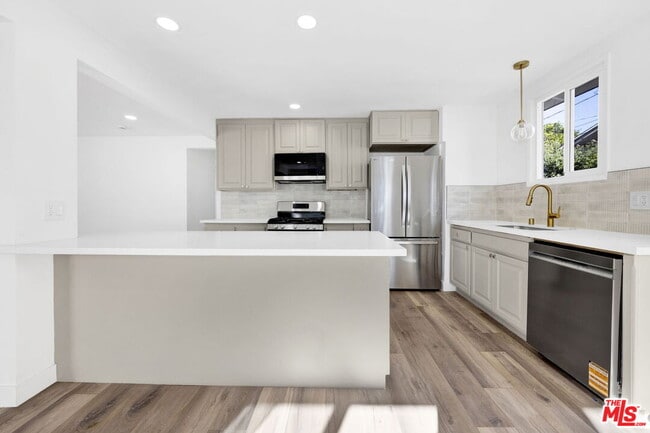 Photo - 1213 Thompson Ave