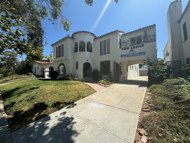 Building Photo - 424O Unit 424