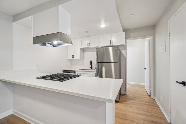 Photo - 420 Windsor Rd