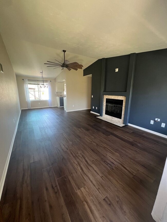 Building Photo - Lovely Condo bordering North Park & South ...