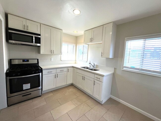 Building Photo - LO2446 Unit 2446