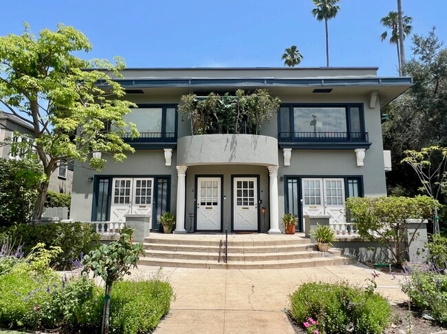 Photo - 643 E California Blvd Apartments