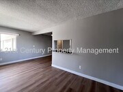 Photo - Spacious 1 Bedroom Ground Level Apartment - Downey Unit 5