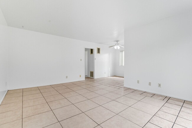 Photo - 10023 Sepulveda Blvd