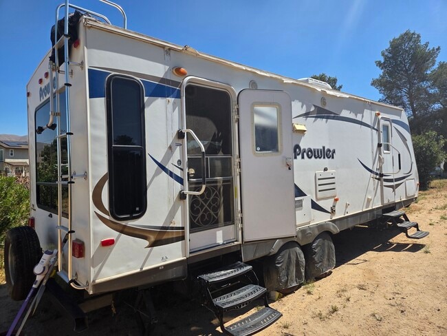 Building Photo - 19188 Glendale Ave Unit 29ft trailer