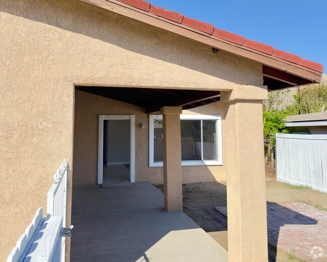 Building Photo - 52121 Avenida Velasco Rental