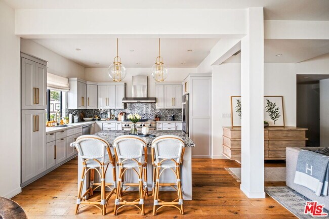 Photo - 129 Outrigger Mall