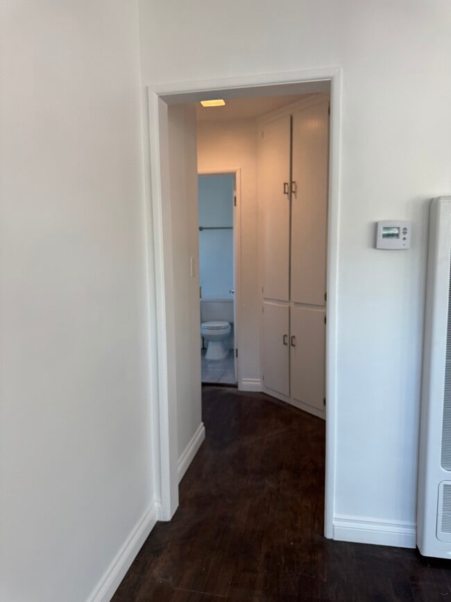 Hallway - 4306 W 101st St Unit 4306 1 Bedroom 1 Bathroom