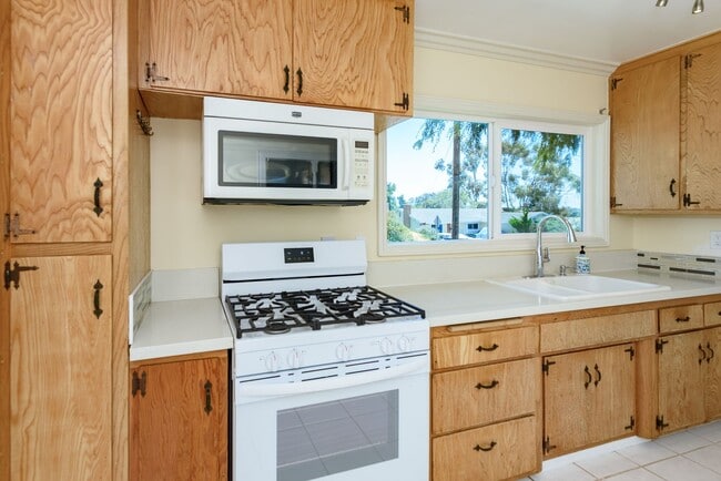 Photo - Cozy Garden Cottage Home for Rent