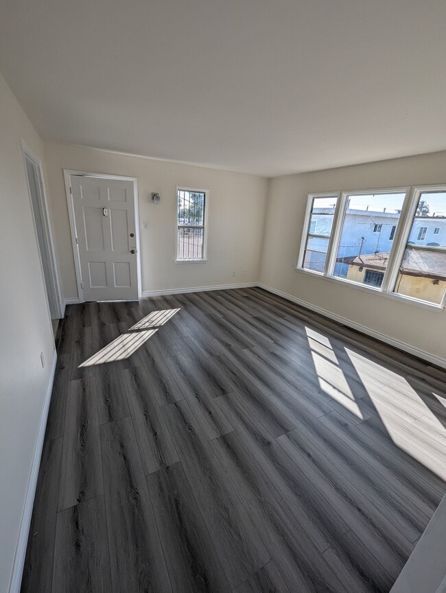 Photo - 1051 E Hyde Park Blvd Unit 1053