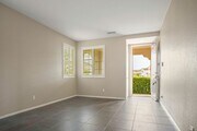 Photo - Beautiful 3 Bedroom in Eastlake Vistas House