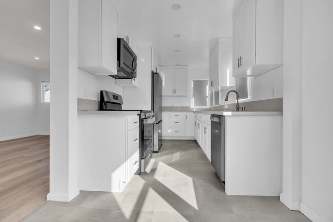 Photo - 1155 W Exposition Blvd Unit Studio- C