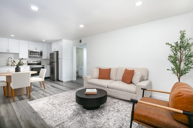 Photo - Premier of West Lancaster