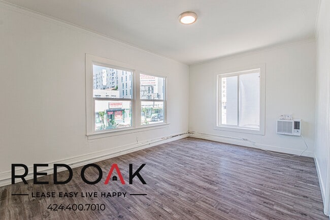 Building Photo - 1454 W 3rd St Unit 201
