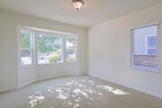 Photo - Amazing 4-bedroom + 3-bathroom house in Ma...