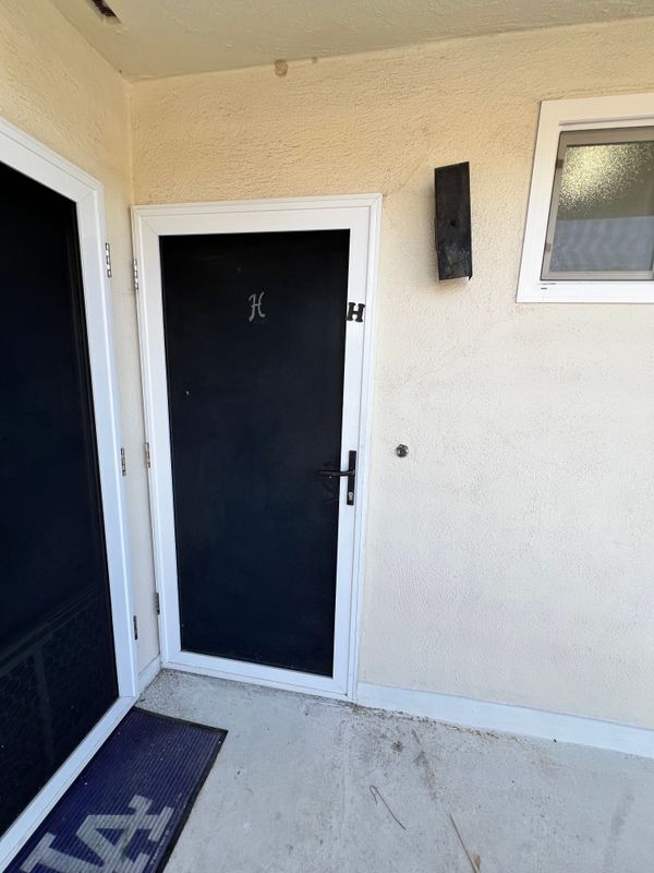 Photo - 9025 Mills Ave