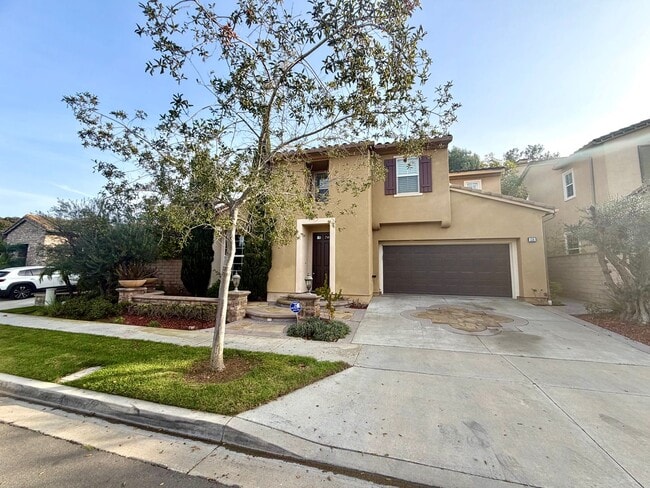 Building Photo - Beautiful 4 Bedroom, 4.5 Bathroom Home in Quail Hill