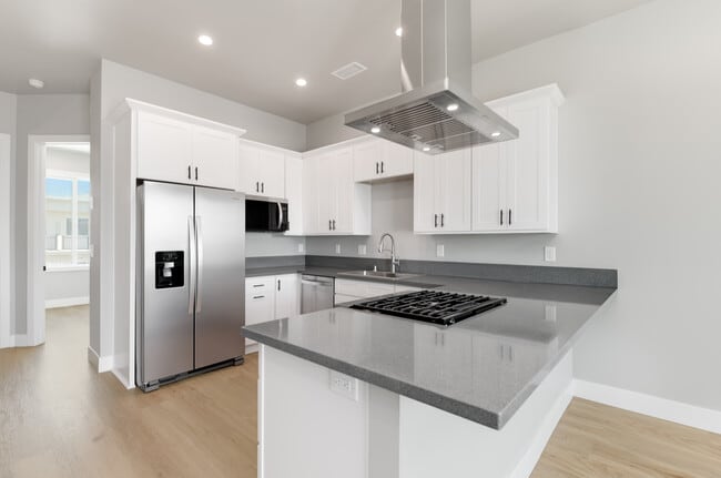 Photo - Kyra Apartments