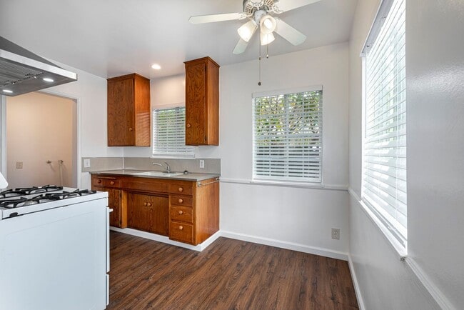 Photo - Mayflower Ave Unit 818 Mayflower Ave #A