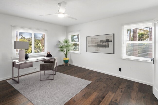 Photo - Luxury Living in the Heart of Kensington -... Unit B