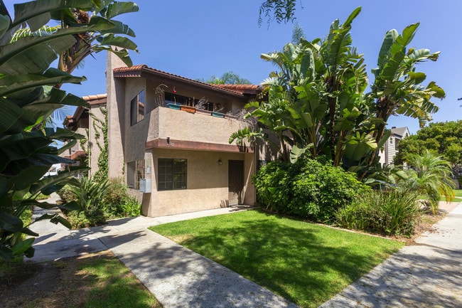 Building Photo - 1736 Hornblend Street