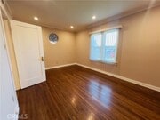 Photo - 656 W 117th St House