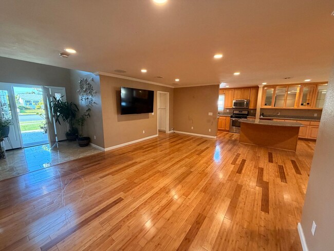 Photo - Unbelievable 4 Bed, 4 Bath House For Rent In Buena Park-Must See To Appreciate!