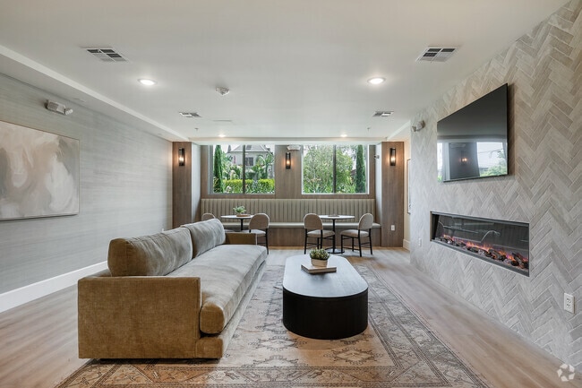 Community Lounge - Paseo Living