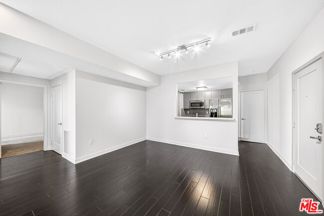 Photo - 436 Virgil Ave Unit 313