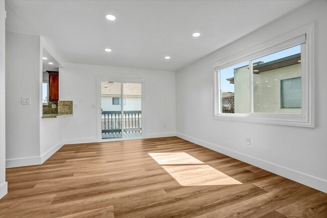 Photo - 18652 Libra Cir Unit 4