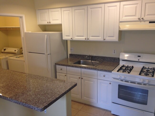 Kitchen - 1950 S Bentley Ave