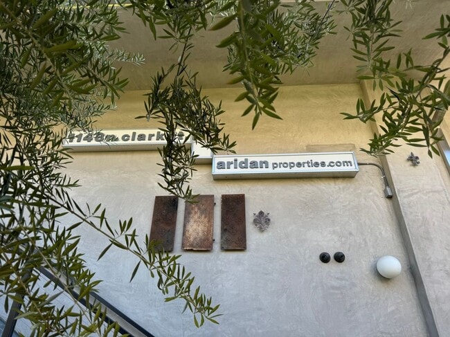 Photo - 1148 N Clark St