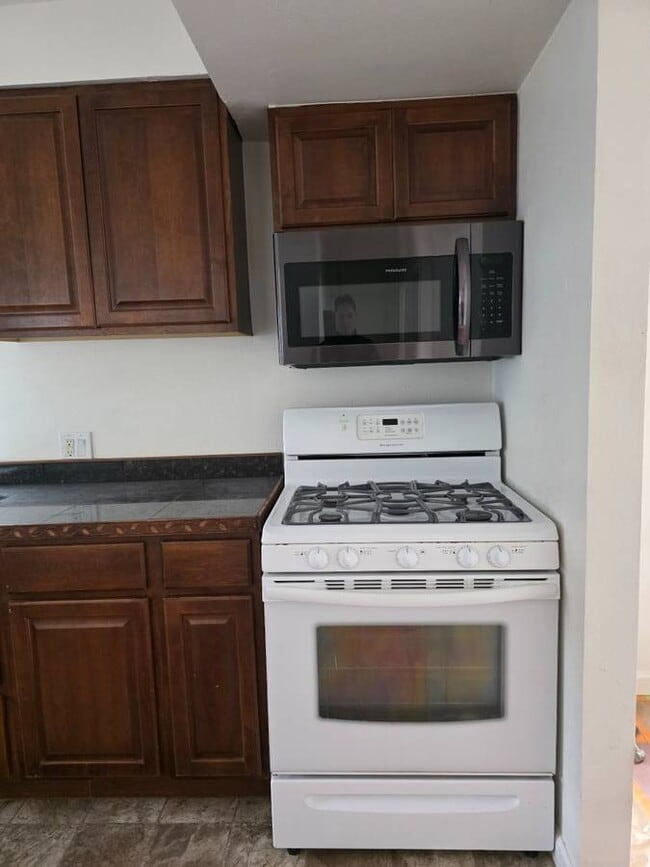 Kitchen - 2108 Marshallfield Ln Unit A of Triplex